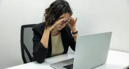 a complete guide to employee burnout and what causes employee burnout