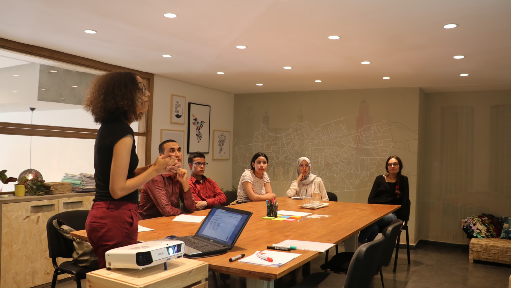 What Is a Distributed Workforce? Benefits, Tools & Management Strategies